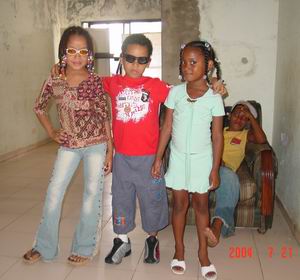 Luchiano tussen Lucia en Natalie