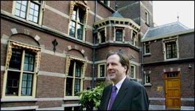 Alexander Pechtold kan Antillen niet vinden!